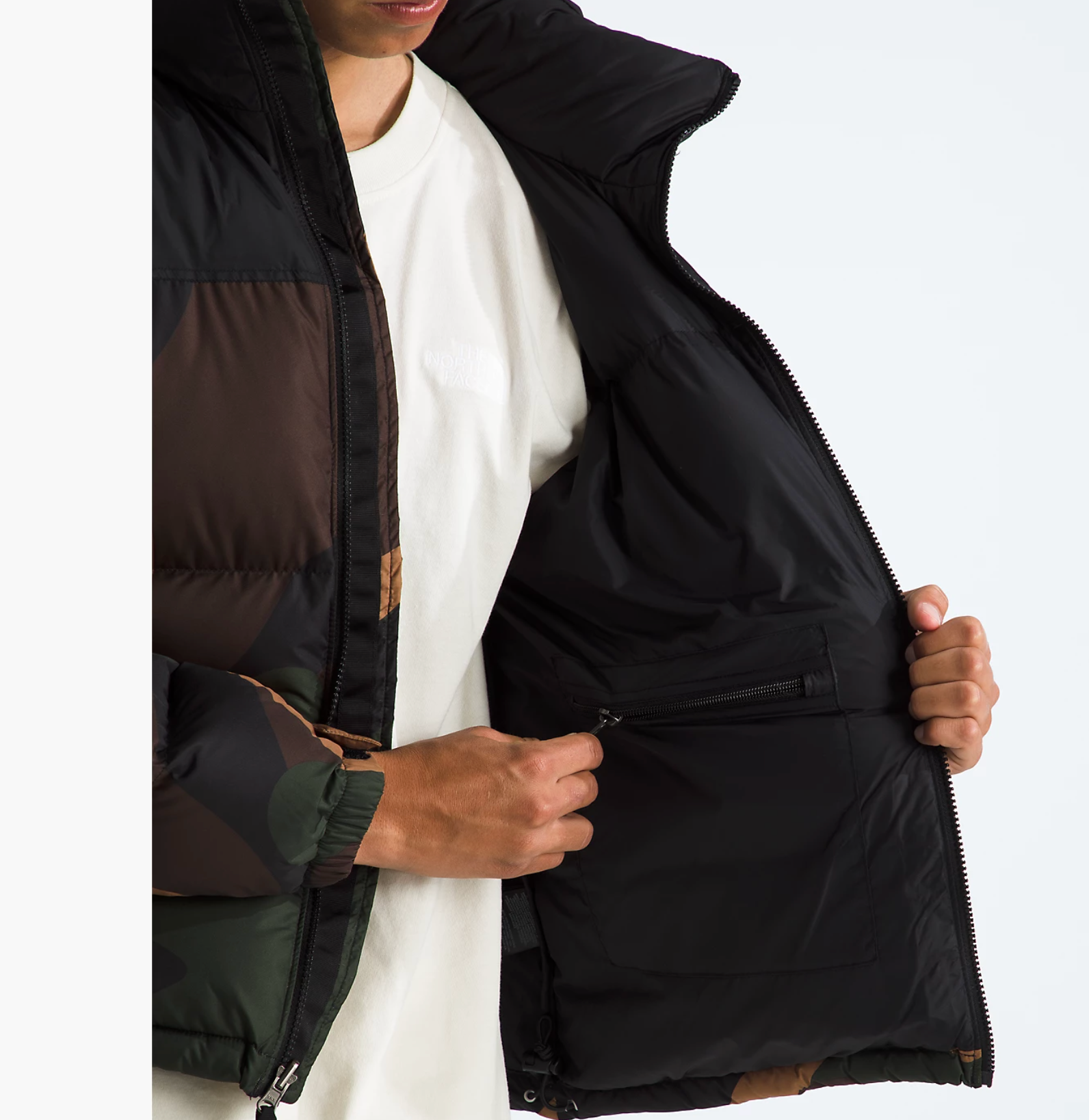 THE NORTH FACE NUPTSE JACKET (BLACK BLOCK CAMO)