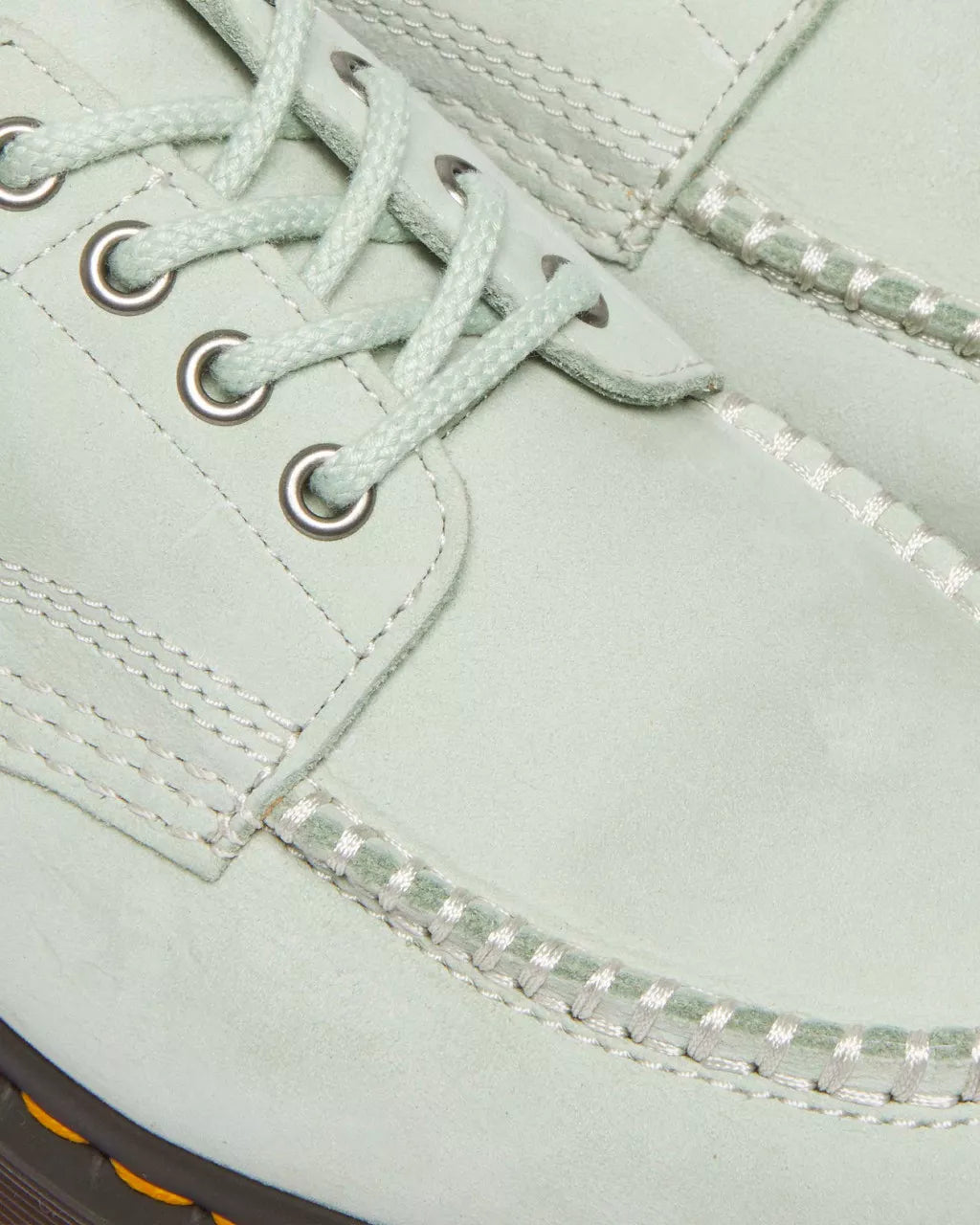 dr.martens Lowell
