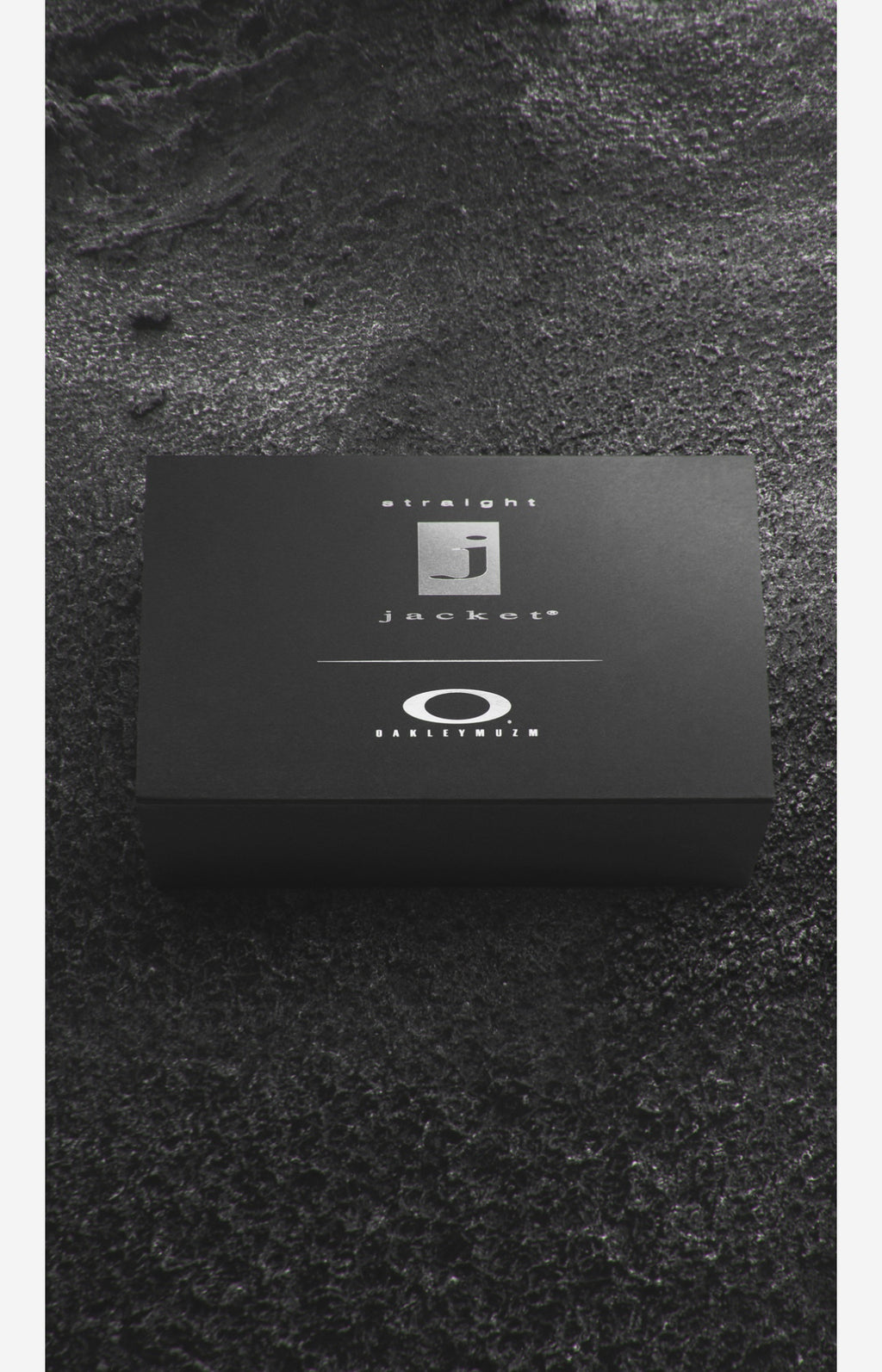 Oakley MUZM straight jacket