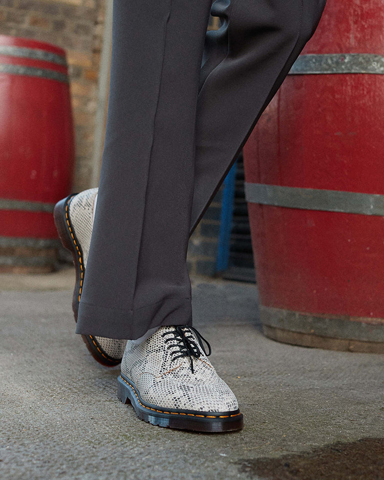 Dr. Martens 2046 Sand + Black  (Snakeskin)